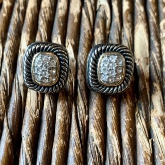 ✨✨ Classic Cushion Style w Rhinestone Post Earrings ✨ - Picture 4 of 5